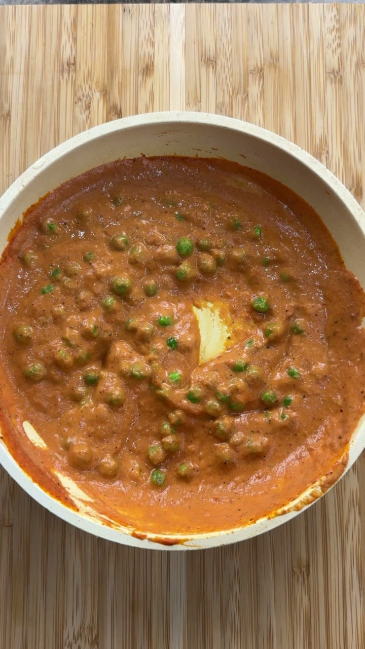 A creamy curry with peas